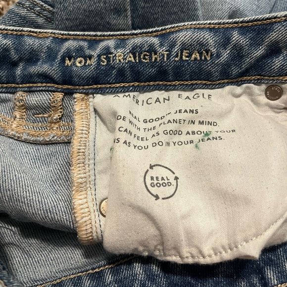 American Eagle light wash straight leg mom jeans size women’s 4 - Picture 4 of 8